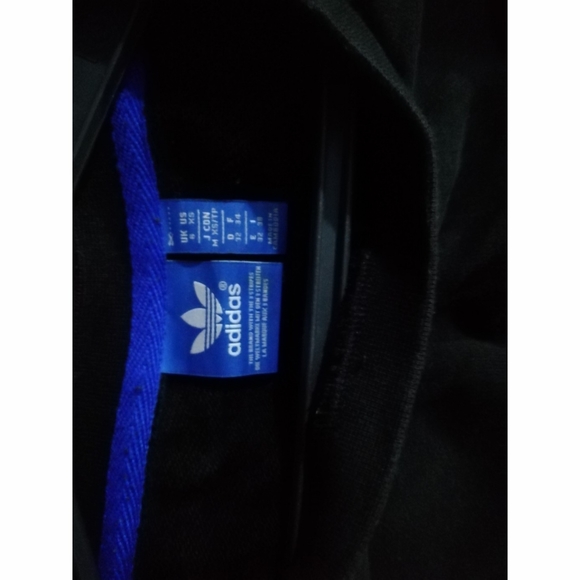🎄🎁Adidas black sweatshirt, a bit baggy looks so classy ❤️ ❤️ UK S-UK M - Picture 5 of 5